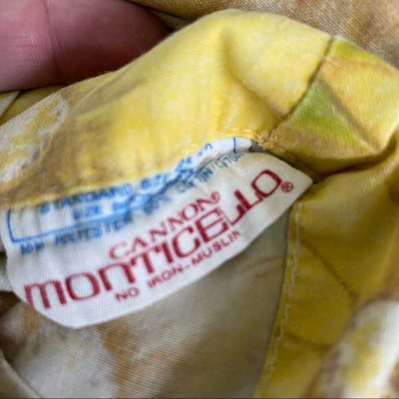 Vintage Bed Linens - Picture 4 of 5